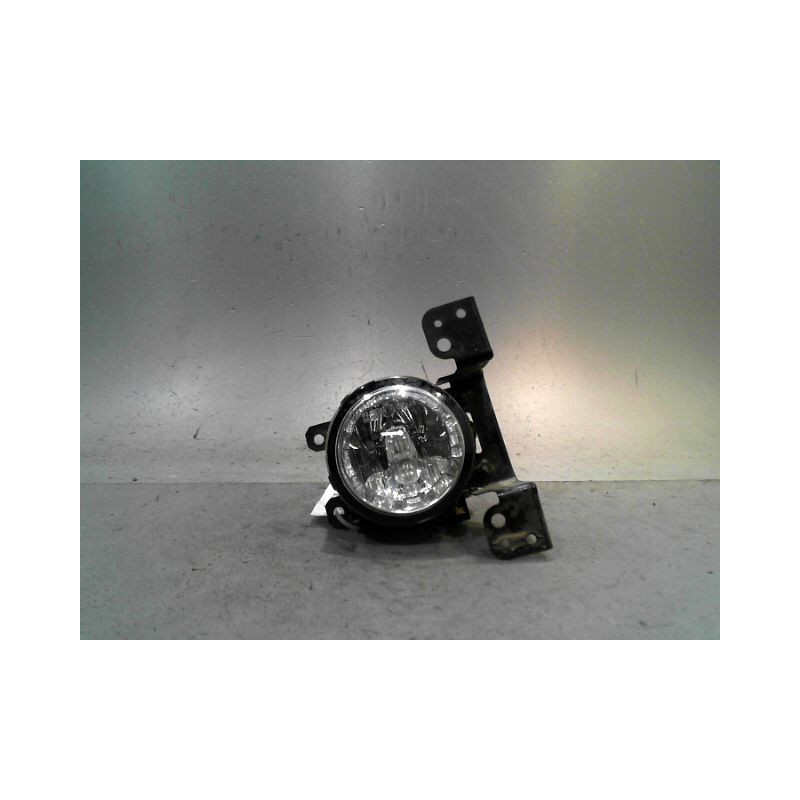 PHARE ANTIBROUILLARD AVANT DROIT MITSUBISHI SPACESTAR