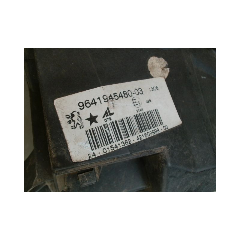 PHARE ANTIBROUILLARD AVANT DROIT PEUGEOT 407