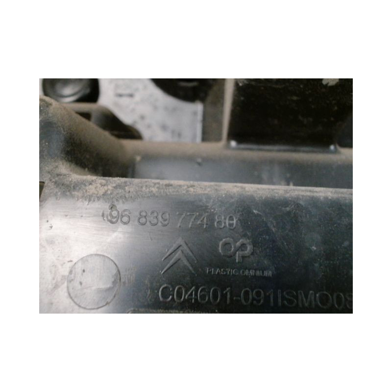 SUPPORT CENTRAL PARE-CHOC ARRIERE  CITROEN C3