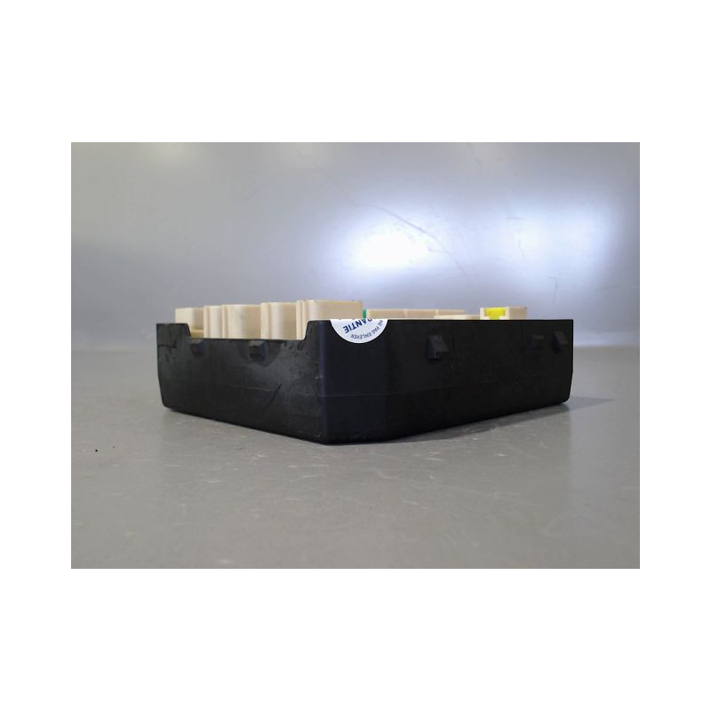 BOITE A FUSIBLES RENAULT MEGANE