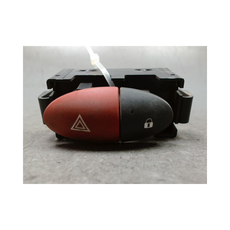 BOUTON DE WARNING RENAULT MASTER