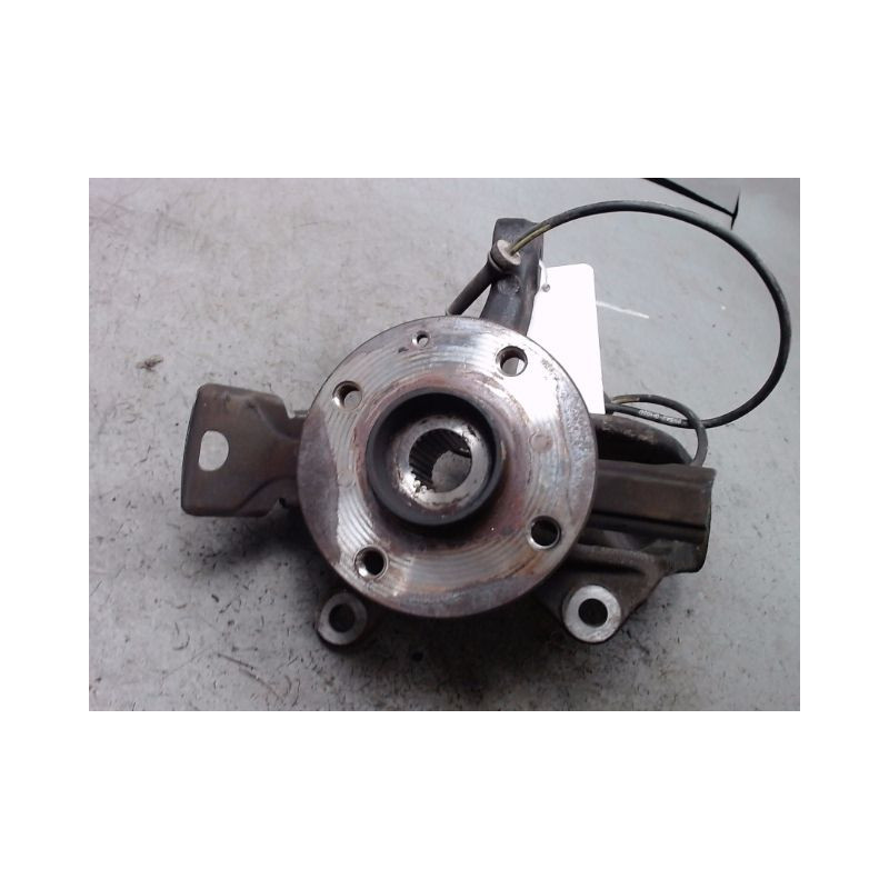 PIVOT AVANT DROIT TOYOTA AYGO 3P
