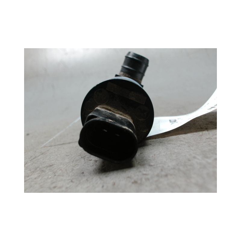 POMPE LAVE-GLACE AVANT TOYOTA YARIS II 2010-