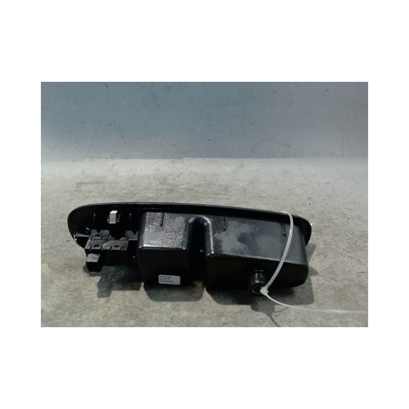 COMMANDE LEVE-GLACE PORTE AVD FIAT 500 2007-