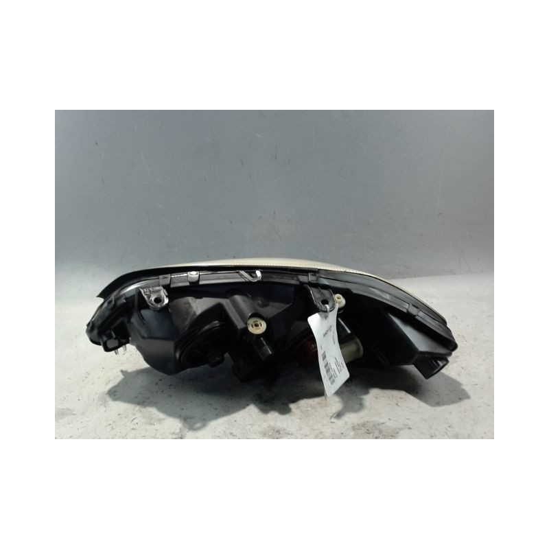 PHARE DROIT OPEL ZAFIRA