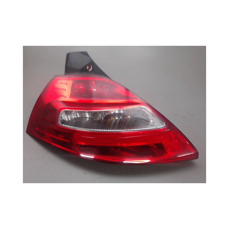FEU ARRIERE GAUCHE  RENAULT MEGANE