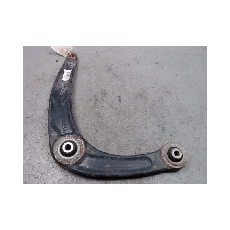 TRIANGLE INFERIEUR AVANT DROIT PEUGEOT 5008