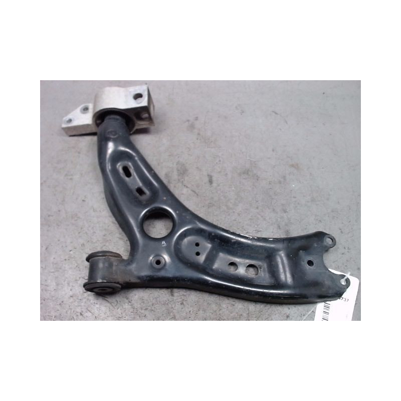 TRIANGLE INFERIEUR AVANT GAUCHE AUDI A3
