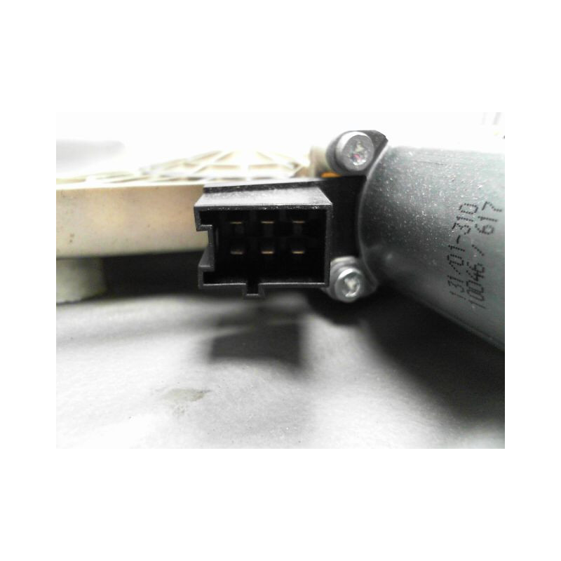 MECANISME+MOTEUR LEVE-GLACE AVANT DROIT MERCEDES CLASSE B