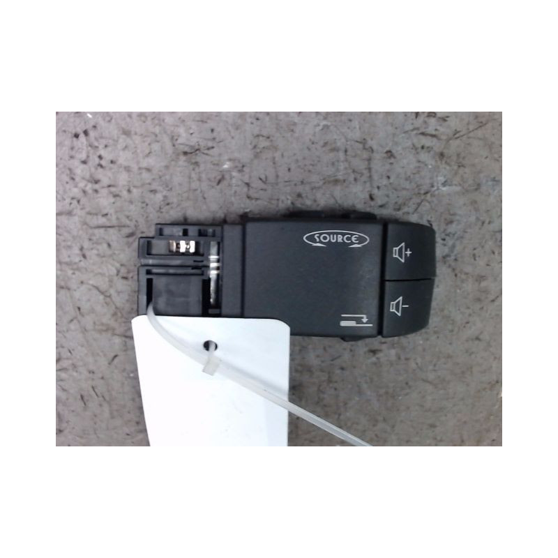 COMMANDE AUTORADIO RENAULT TWINGO 2 2010-