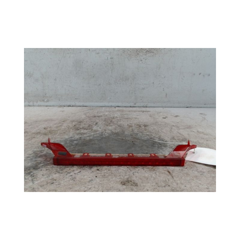 FEUX STOP SUPPLEMENTAIRE B.M.W. SERIE 1