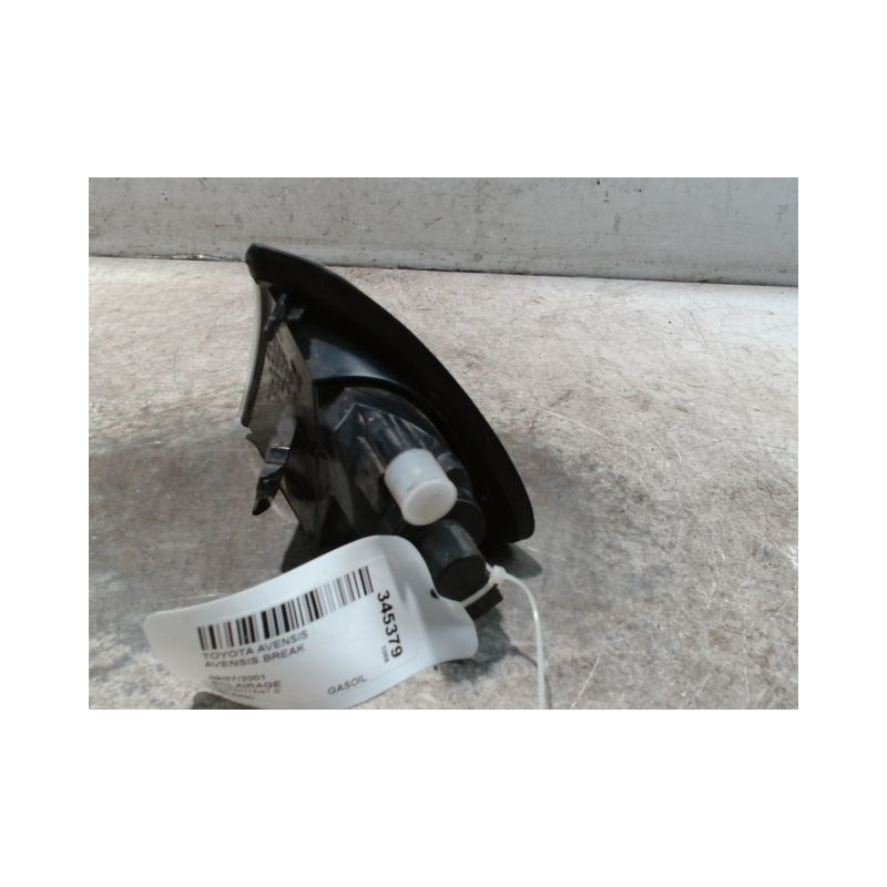 CLIGNOTANT DROIT TOYOTA AVENSIS BREAK 2000-2003