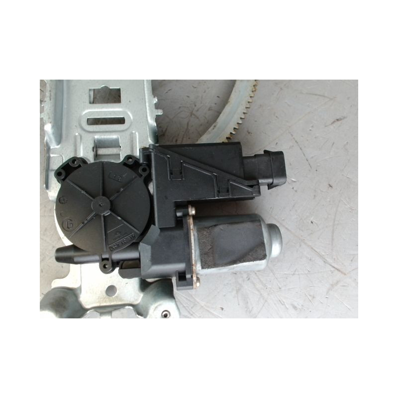 MECANISME+MOTEUR LEVE-GLACE AVANT DROIT OPEL CORSA C PHASE 1 ESSENCE