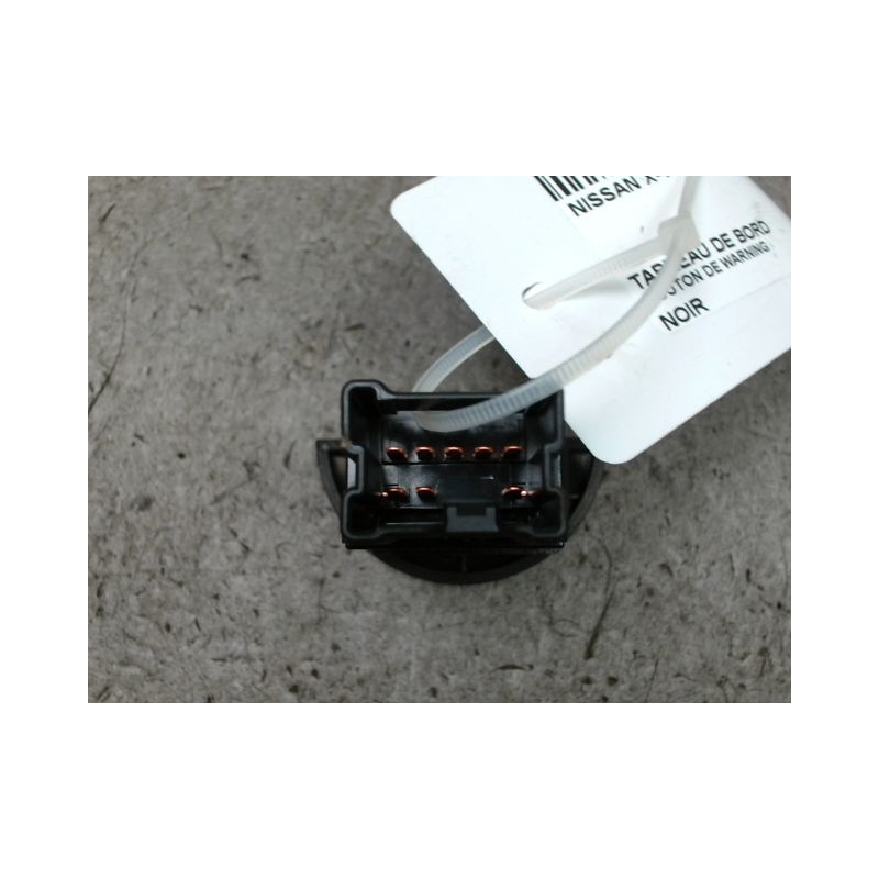 BOUTON DE WARNING NISSAN X-TRAIL