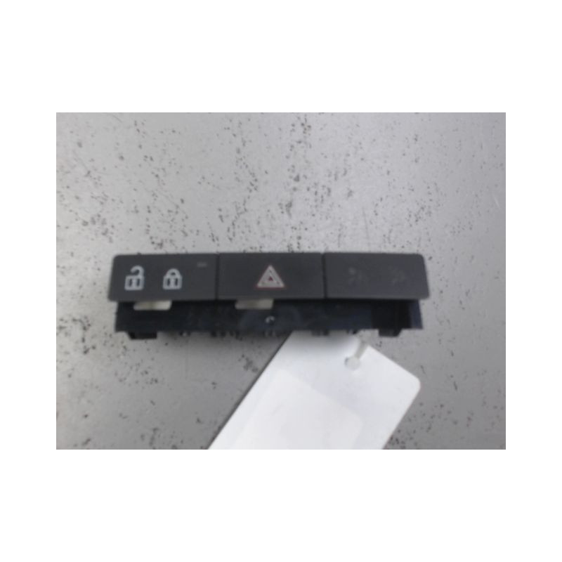 BOUTON DE WARNING OPEL MERIVA