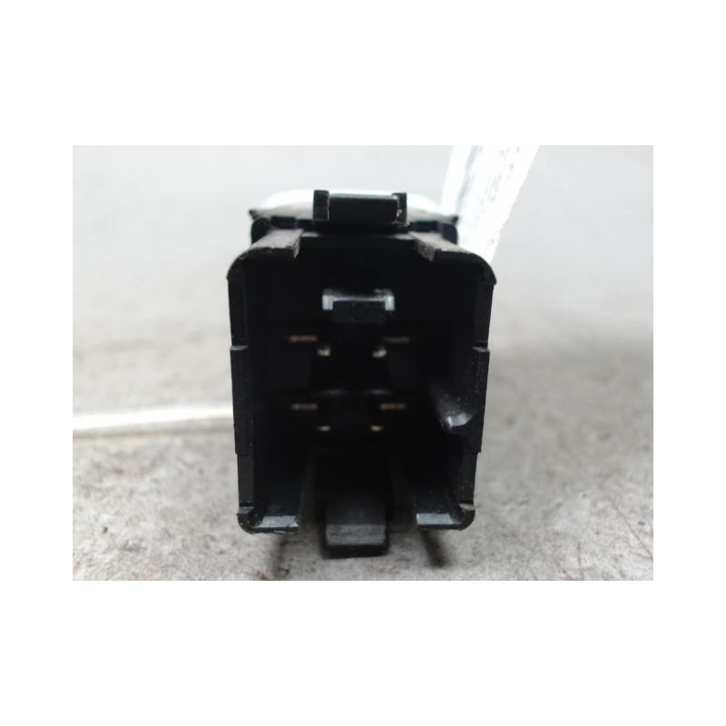 BOUTON DE WARNING VOLKSWAGEN PASSAT 2005-