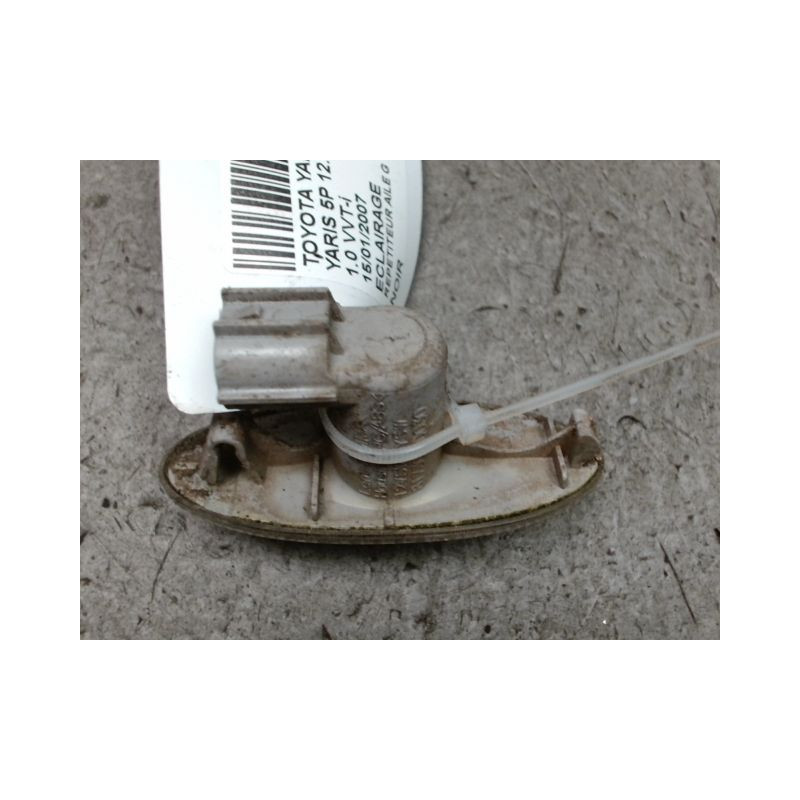 REPETITEUR AILE GAUCHE TOYOTA YARIS 2005-