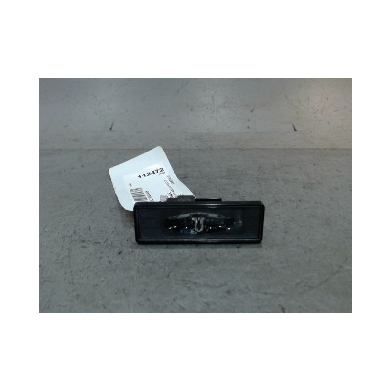 ECLAIREUR PLAQUE DE POLICE DROIT RENAULT MEGANE