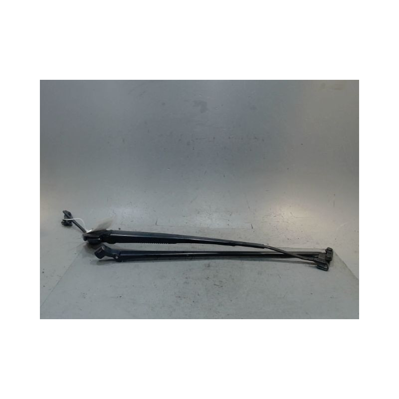 BRAS ESSUIE-GLACE AVANT TOYOTA YARIS