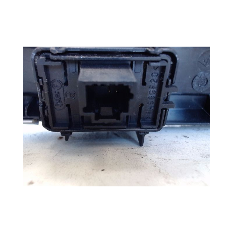 COMMANDE LEVE-GLACE PORTE AVD RENAULT SCENIC III