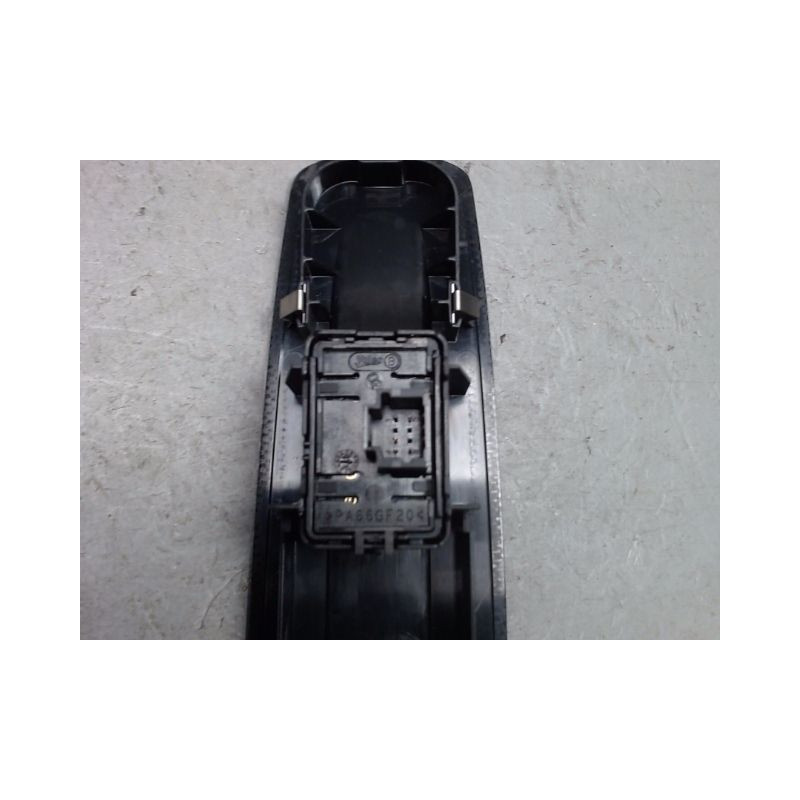 COMMANDE LEVE-GLACE PORTE AVD RENAULT MEGANE