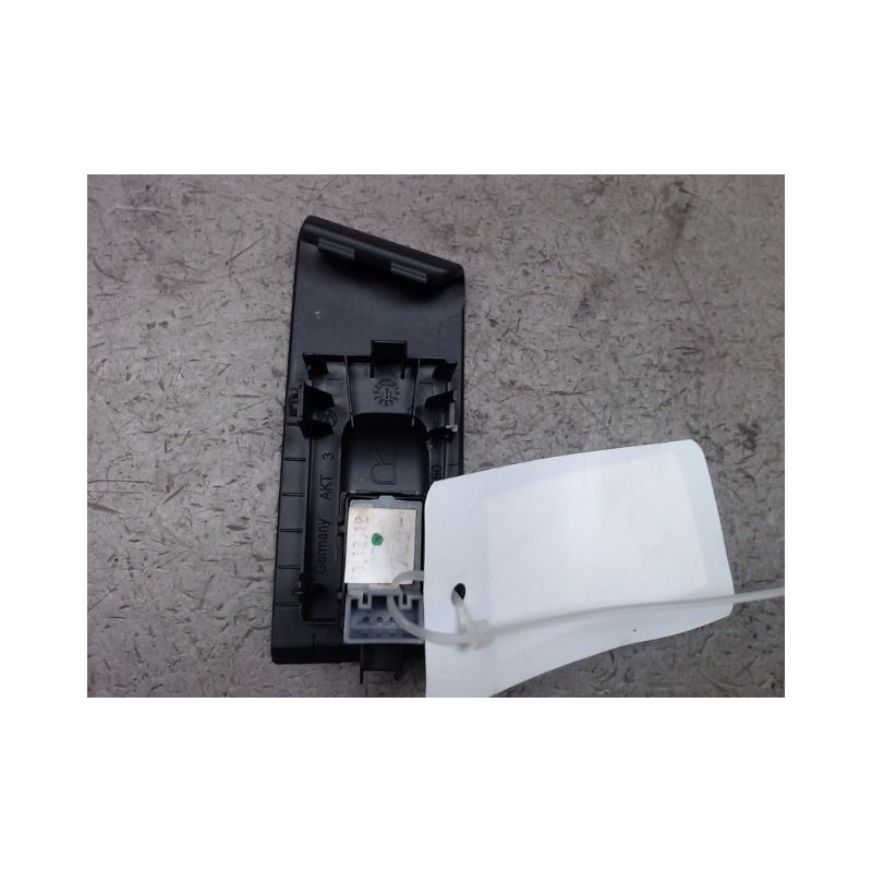 COMMANDE LEVE-GLACE PORTE ARD VOLKSWAGEN PASSAT 2010-