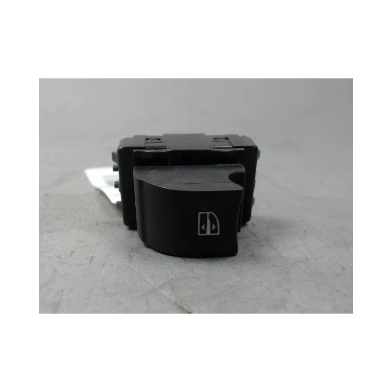 COMMANDE LEVE-GLACE PORTE AVD RENAULT MEGANE