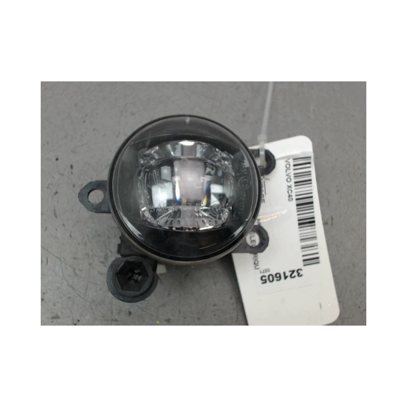 PHARE ANTIBROUILLARD AVANT GAUCHE VOLVO XC40