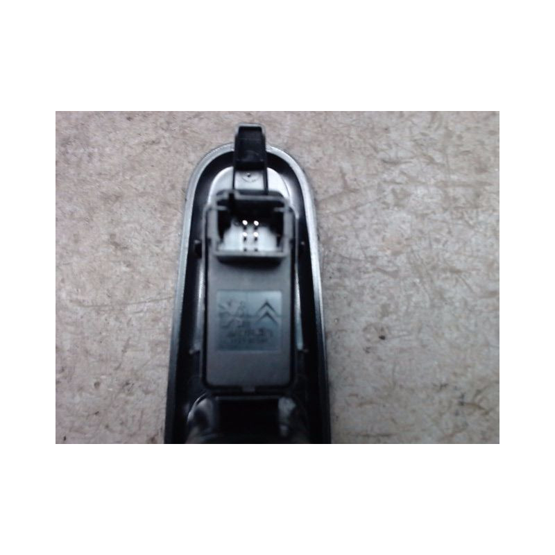 COMMANDE LEVE-GLACE PORTE ARD PEUGEOT 3008 2009-