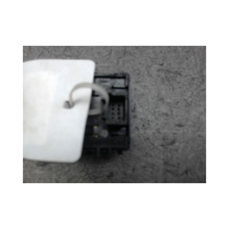 COMMANDE LEVE-GLACE PORTE AVD RENAULT MEGANE