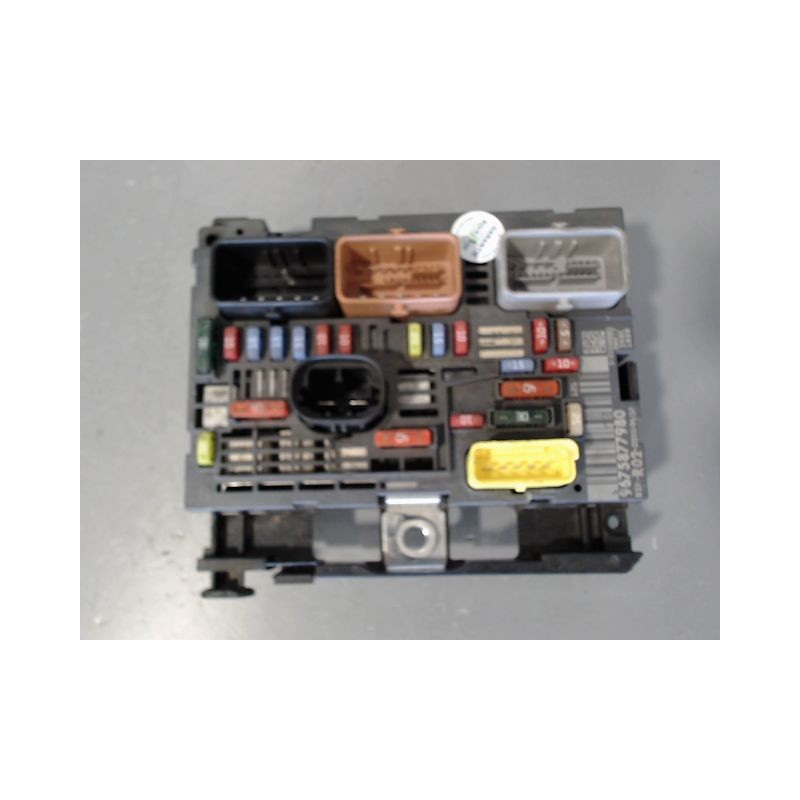 BOITE A FUSIBLES PEUGEOT 3008