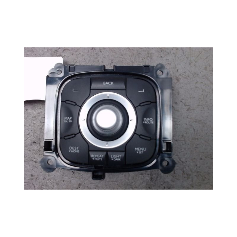 COMMANDE GPS RENAULT LAGUNA