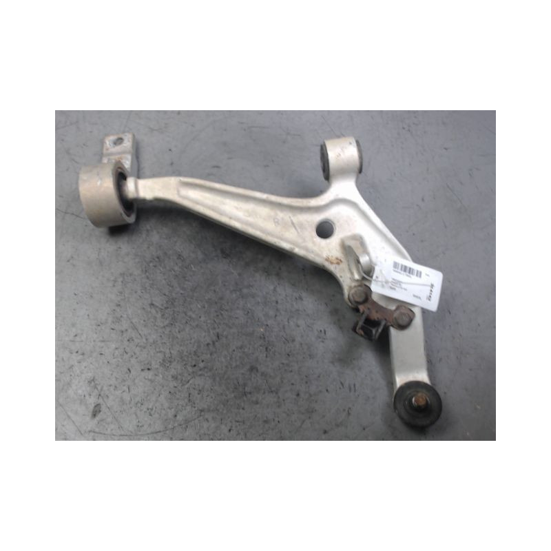 TRIANGLE INFERIEUR AVANT DROIT NISSAN X-TRAIL