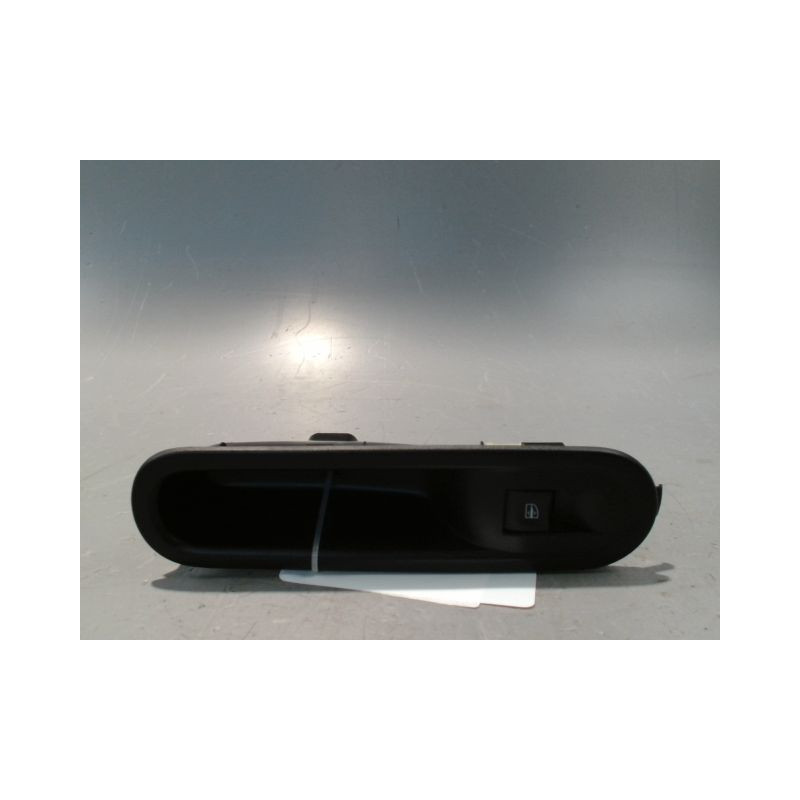 COMMANDE LEVE-GLACE PORTE AVD RENAULT TWINGO
