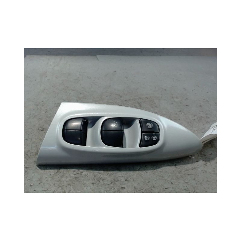 COMMANDE LEVE-GLACE PORTE AVG NISSAN JUKE