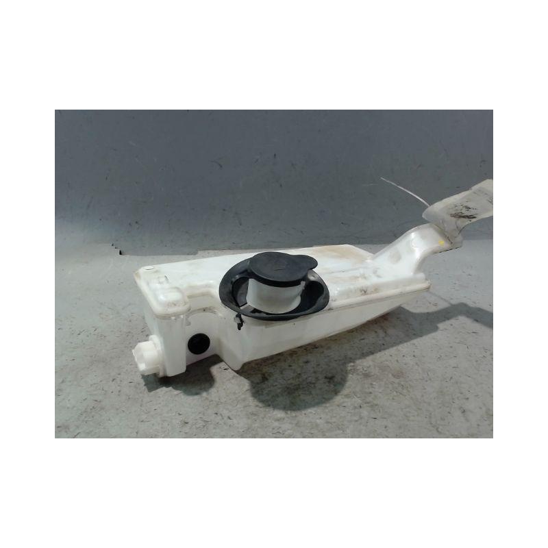 RESERVOIR LAVE-GLACE AVANT DACIA SANDERO 2008-