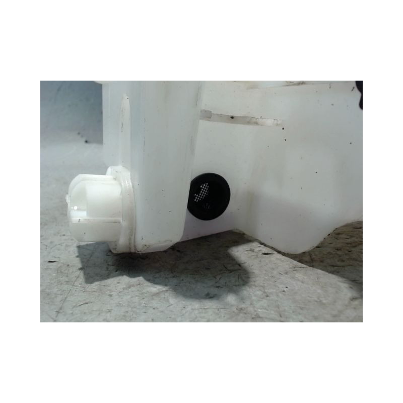RESERVOIR LAVE-GLACE AVANT DACIA SANDERO 2008-