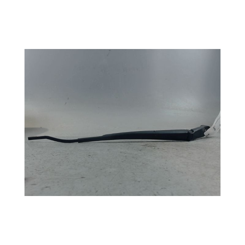 BRAS ESSUIE-GLACE AVANT GAUCHE TOYOTA YARIS II 2010-