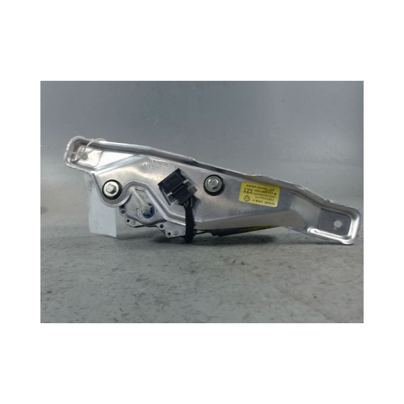 MOTEUR ESSUIE-GLACE ARRIERE VOLKSWAGEN POLO 94-99