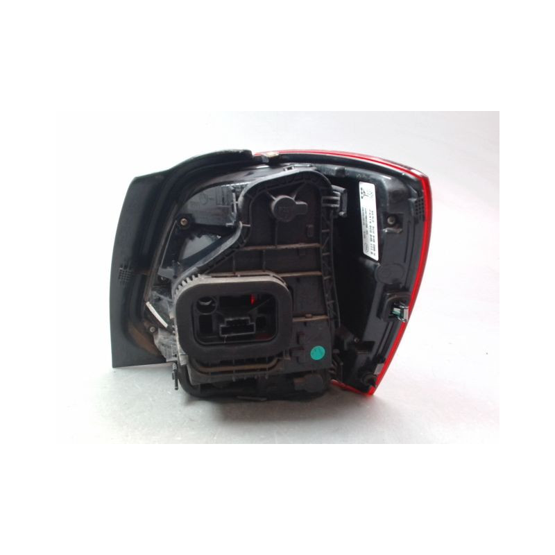 FEU ARRIERE GAUCHE  VOLKSWAGEN POLO V Phase 1 (6R) 2009-...