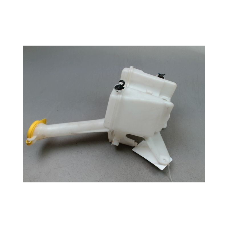 RESERVOIR LAVE-GLACE AVANT TOYOTA YARIS 2005-