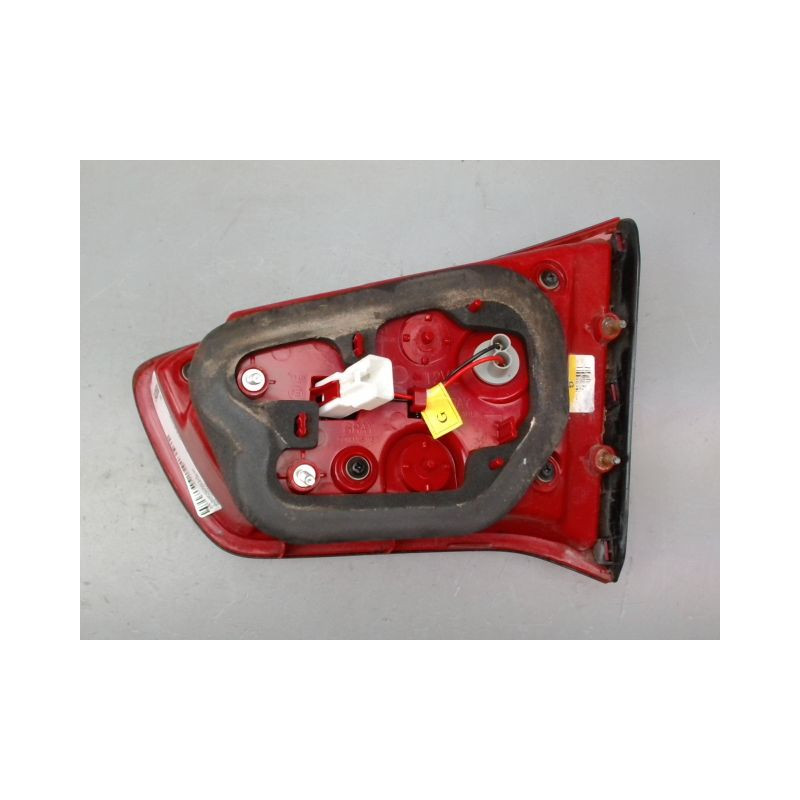 FEU ARRIERE INTERIEUR GAUCHE KIA SPORTAGE BREAK III PHASE 1 2010-2014