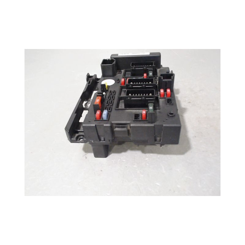 BOITE A FUSIBLES PEUGEOT 206