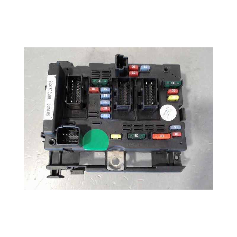 BOITE A FUSIBLES PEUGEOT 206