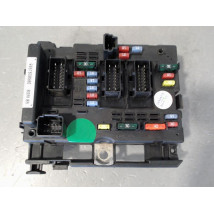 BOITE A FUSIBLES PEUGEOT 206