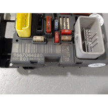 BOITE A FUSIBLES CITROEN C4