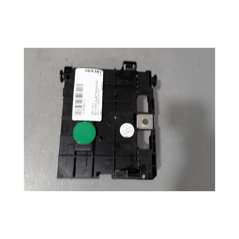 BOITE A FUSIBLES CITROEN C4