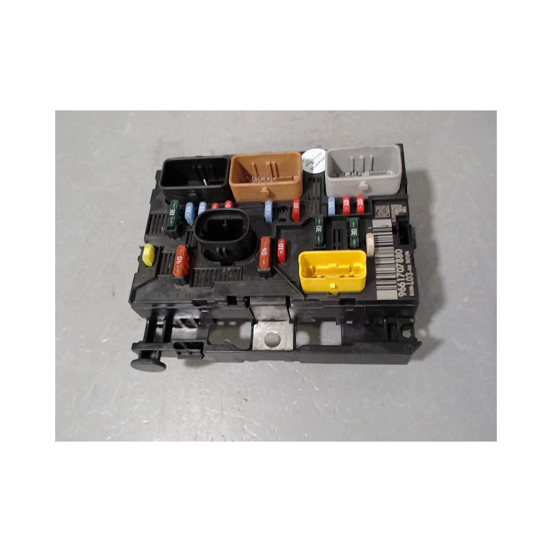 BOITE A FUSIBLES CITROEN C3