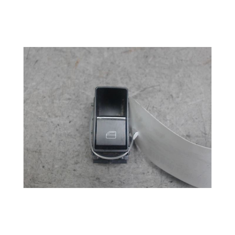 COMMANDE LEVE-GLACE PORTE AVD MAZDA CX-30