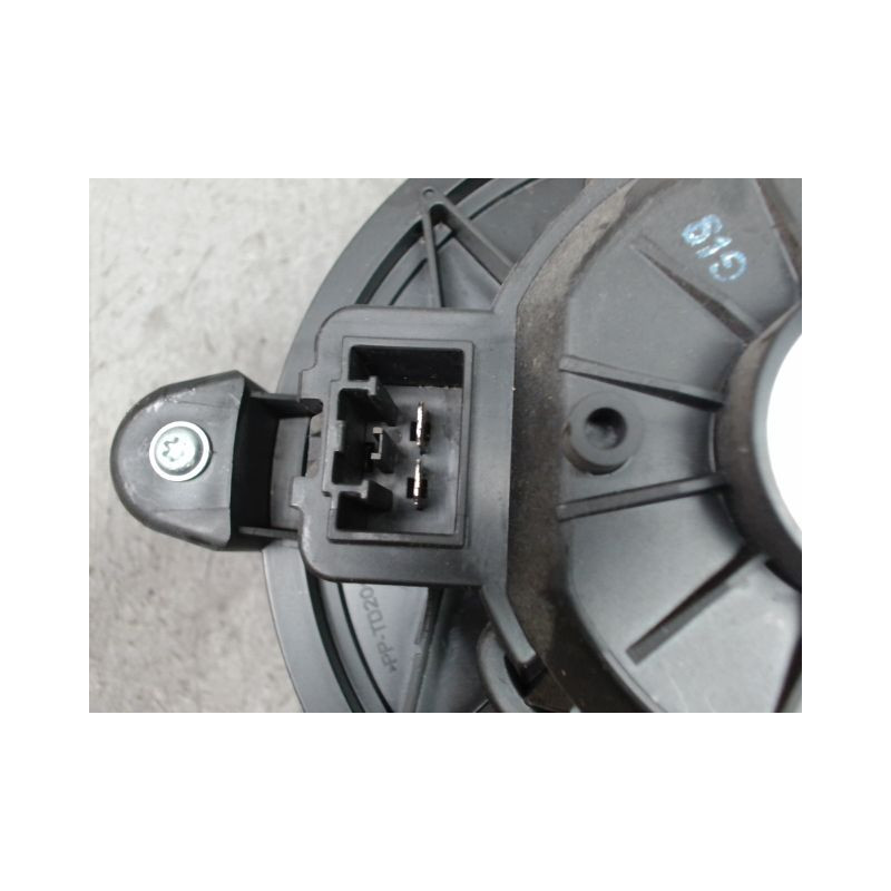 MOTEUR VENTILATEUR CHAUFFAGE FORD PUMA